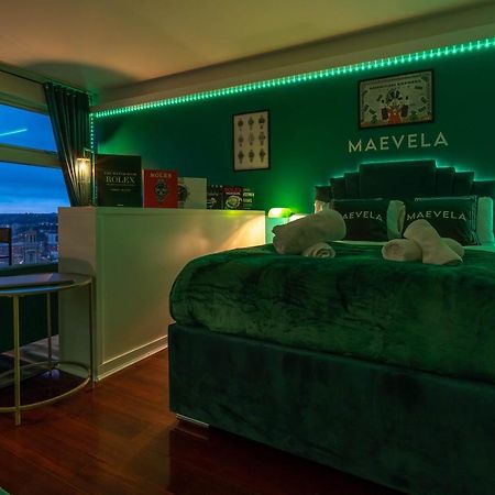 Maevela Apartments - Top Floor Rolex Themed Studio Apt Inside The Cube, Mailbox - Free Netflix & Wifi Бірмінгем Екстер'єр фото