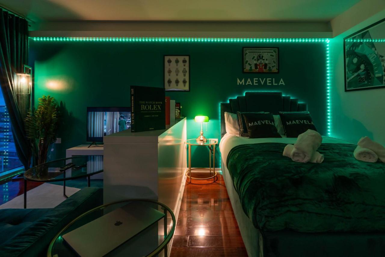 Maevela Apartments - Top Floor Rolex Themed Studio Apt Inside The Cube, Mailbox - Free Netflix & Wifi Бірмінгем Екстер'єр фото