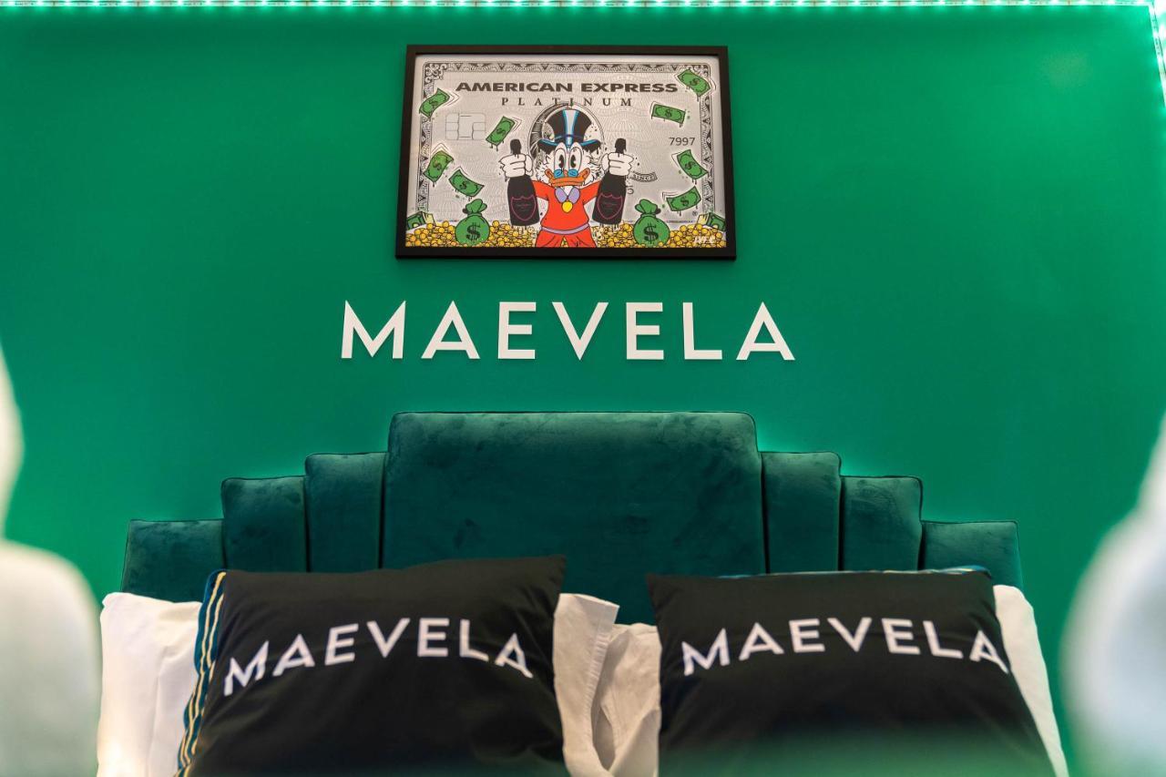 Maevela Apartments - Top Floor Rolex Themed Studio Apt Inside The Cube, Mailbox - Free Netflix & Wifi Бірмінгем Екстер'єр фото