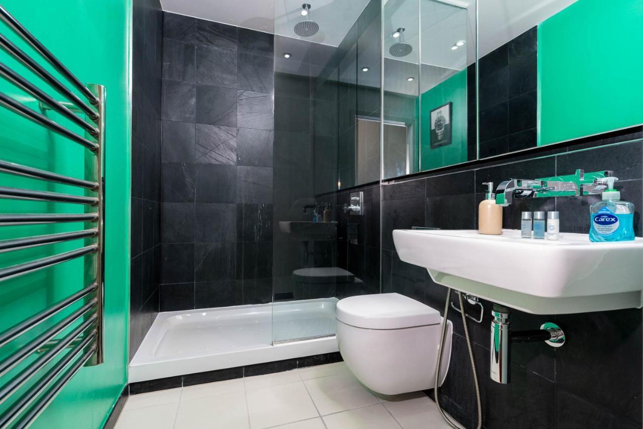 Maevela Apartments - Top Floor Rolex Themed Studio Apt Inside The Cube, Mailbox - Free Netflix & Wifi Бірмінгем Екстер'єр фото
